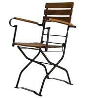 Biergartenstuhl mit Armlehne Detailansicht schräg 03bgs.