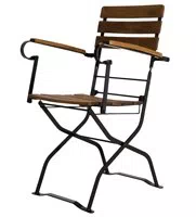 Biergartenstuhl mit Armlehne Detailansicht schräg 03bgs.