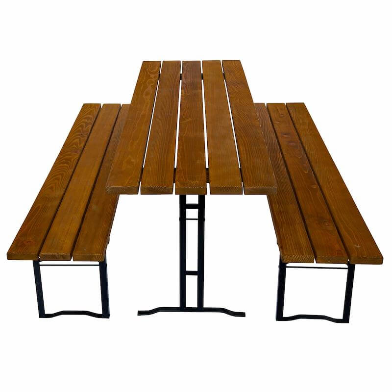 Die Bierzeltgarnituren haben Latten wie unsere Biergartenmöbel