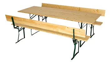 Die Rückenlehne ist 19,5 cm breit und hat eine Gesamthöhe von 32 cm über dem Niveau der Sitzfläche. Bierbank mit Rückenlehne aufgeklappt