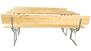 Die Bierzeltgarnitur Nr. 176 verfügt über eine farblose Lackierung, aber es gibt auch andere Holzfarben. Lackierte Bierzeltgarnituren sind primär für die Verwendung in Innenräumen vorgesehen. Für den Gebrauch im Außenbereich legen wir Ihnen die Bestellung dieser Garnitur mit einer lasierten Holzoberfläche nahe. Dafür gibt es keinen Aufpreis! Bierzeltgarnitur Nr.176 Seitenansicht