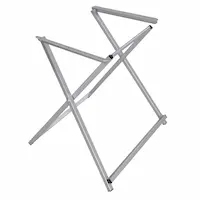 Die Bistrotisch-Gestelle haben ein stabiles Winkeleisen zur Befestigung der Platten. Die Winkeleisen haben eine Stärke von 30 30 3 mm und verfügen über 10 Bohrungen zur Befestigung der Tischplatte. Gestell Bistrotische 224
