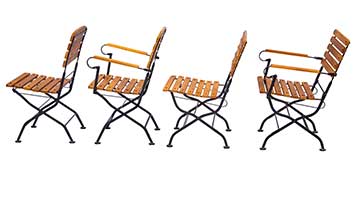 Von links nach rechts: Terrassen-Stuhl Modell 01tm mit normaler Breite, Terrassen-Sessel Modell 02tm mit normaler Breite, Terrassen-Stuhl 03tm mit extra breit. Ganz rechts Modell 04tm Terrassen-Sessel extra breit. Vergleich schmale und breite Terrassenmöbel