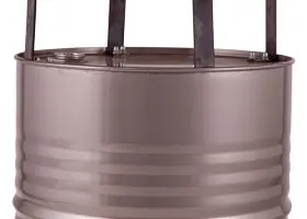 Die Aufstellhöhe des abgebildeten Stehtisches beträgt 106 cm, durch längere oder kürzere Halterungen für die Tischplatte können auch höhere und niedrigere Aufstellhöhen geliefert werden. Halerung Tischplatte Faßstehtisch