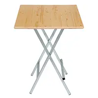 Quadratischer Stehbiertisch platzsparend klappbar Quadratischer Stehbiertisch mit großer Nutzfläche und flach klappbarem Gestell für platzsparende Lagerung