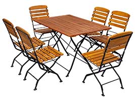 Es gibt insgesamt sieben Teile der Garten-Essgruppe: sechs bequeme, aufklappbare Stühle sowie einen großzügigen, aufklappbaren Tisch. Der Esstisch ist ungefähr 120 × 80 cm groß und kann sechs Gästen Platz bieten, sowohl für Familien und Freunde als auch für gewerbliche Zwecke. Die Beplankung aller Möbelstücke besteht aus Holz, das witterungsbeständig ist. Terrassenmöbel klappbar mit Tisch und sechs Stühlen