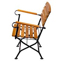 Das genutzte Holz ist selbstverständlich Robinie. Aufgrund ihrer Ähnlichkeit wird diese Holzgattung auch als Akazie, falsche Akazie oder Scheinakazie bezeichnet. Diese Klappmöbel sind für den Gebrauch im Innenbereich und Außenbereich wie Biergärten, Terrassen oder Rasenflächen bestens geeignet. Biergarten Klappmöbel wetterfest