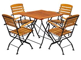 Mit einem Doppelten Set Terrassenmöbel erweitern Sie von vier auf acht Personen