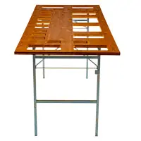 Mit einer Aufstellhöhe von 100 cm haben diese Theken eine sehr angenehme Aufstellhöhe. Auf Wunsch sind alle Aufstellhöhen ab 60 cm bis 10 cm verfügbar. Mit einer anderen Variante der Tischbeine sind die Aufstellhöhen 107 cm und 110 ebenfalls verfügbar. Theken mit Gastro Norm Behälter