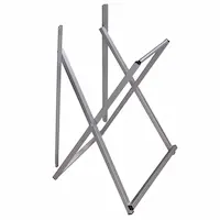 Das Tischgestell ist für eine Sitzhöhe von 66 cm bis 80 cm ausgelegt. Die Tischflächen werden mit den zwei nach unten hängenden Winkeleisen verschraubt. Diese sind ausreichend stabil, um auch Latten oder Kanthölzer als Tischfläche zu tragen. Sitzhöhe Tischgestell